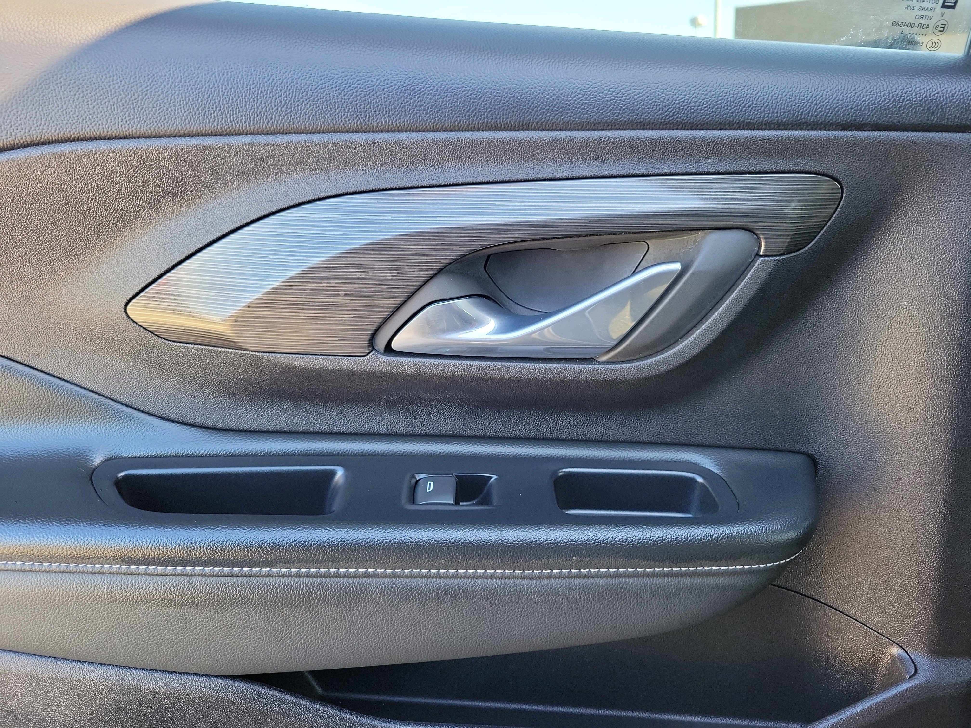 Used 2024 GMC Terrain SLE image 12