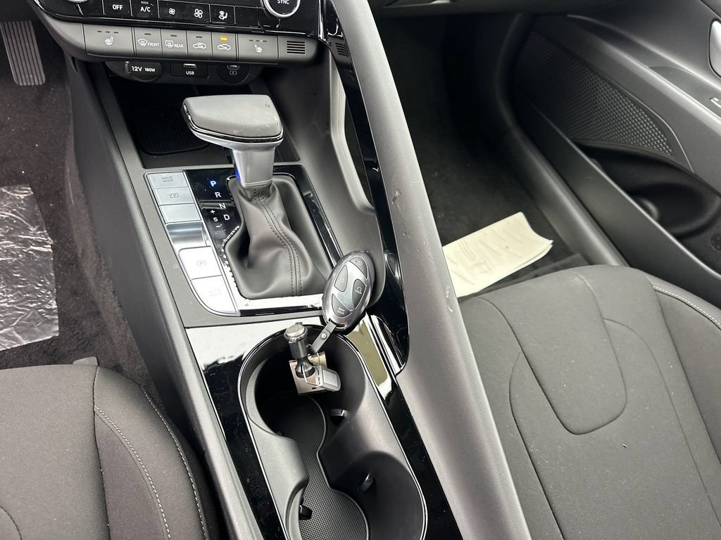 New 2025 Hyundai Elantra SEL FWD image 34
