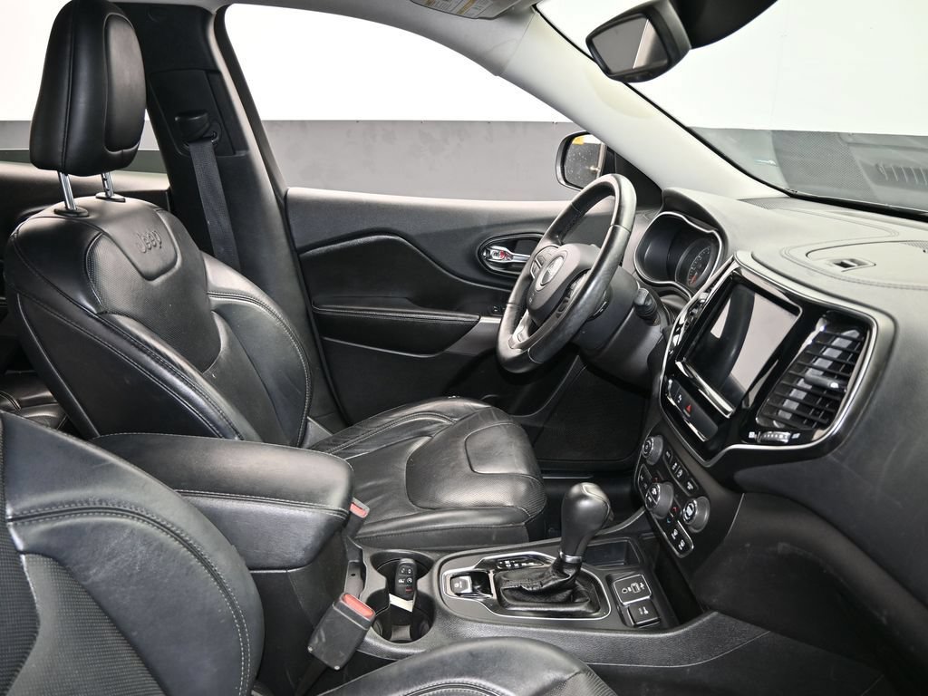 Used 2019 Jeep Cherokee Limited FWD image 42