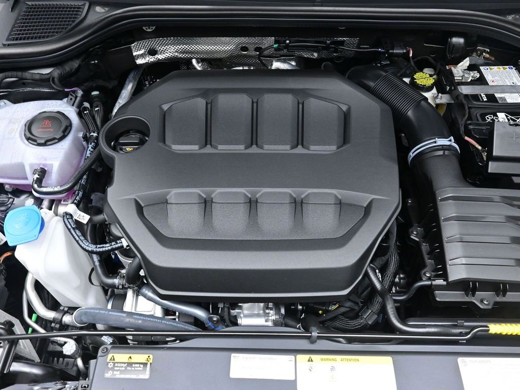 New 2025 Volkswagen Golf R Black Edition image 31