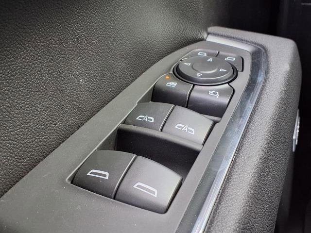 New 2026 GMC Sierra 1500 SLT image 16