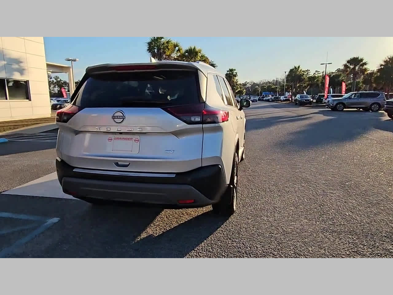 Used 2022 Nissan Rogue SV w/ SV Premium Package image 34