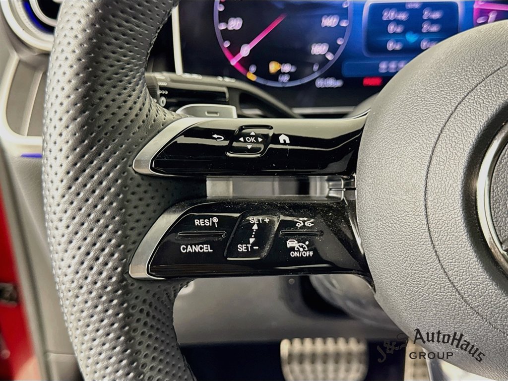 Used 2025 Mercedes-Benz GLC 300 4MATIC w/ AMG Line image 13