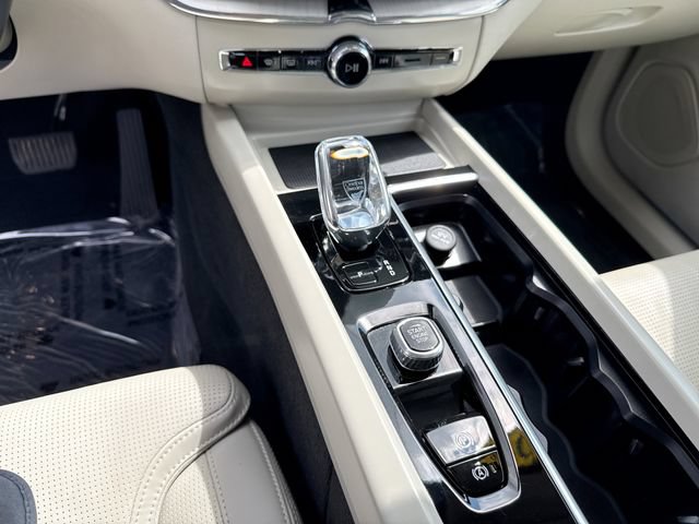 Certified 2026 Volvo XC60 B5 Ultra AWD/4WD image 25