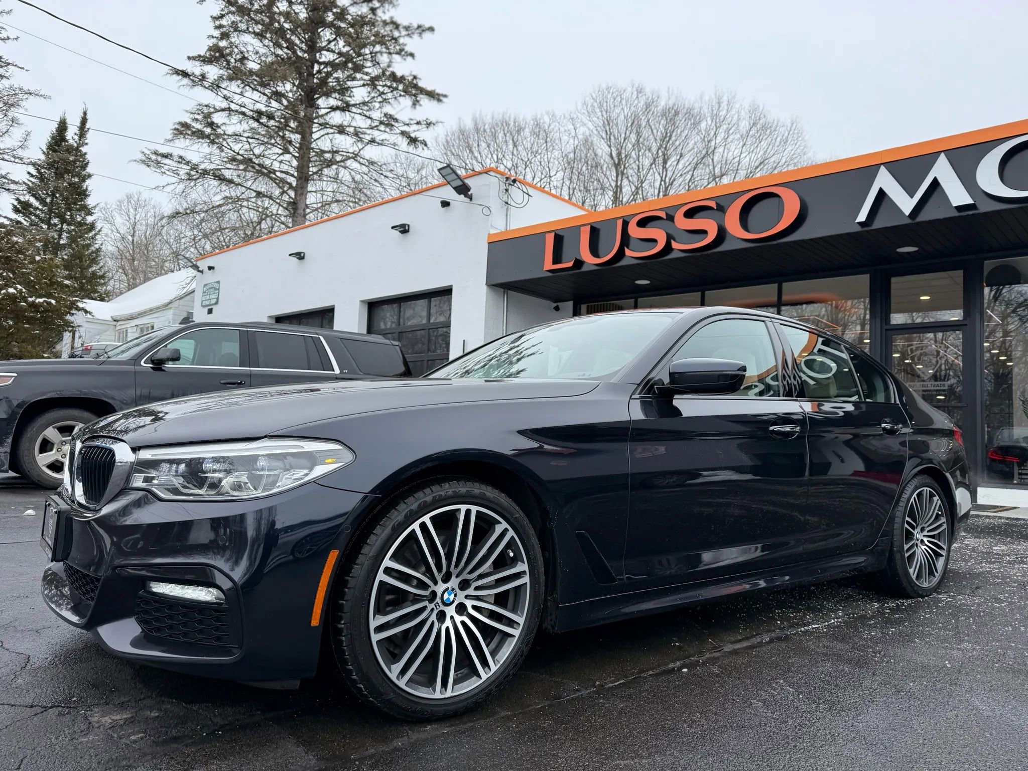 Used 2017 BMW 540i xDrive image 3