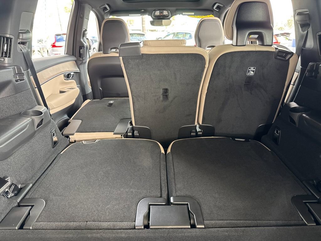 New 2026 Volvo XC90 T8 Plus w/ Protection Package Premier image 15