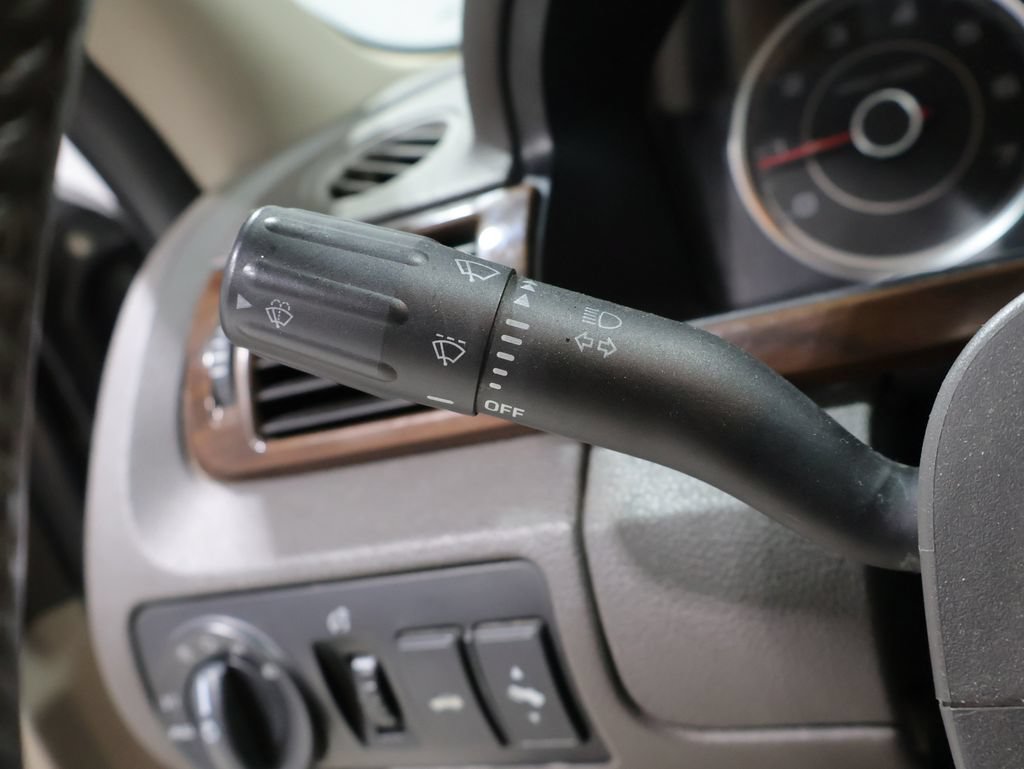 Used 2008 Ford Taurus SEL FWD image 32