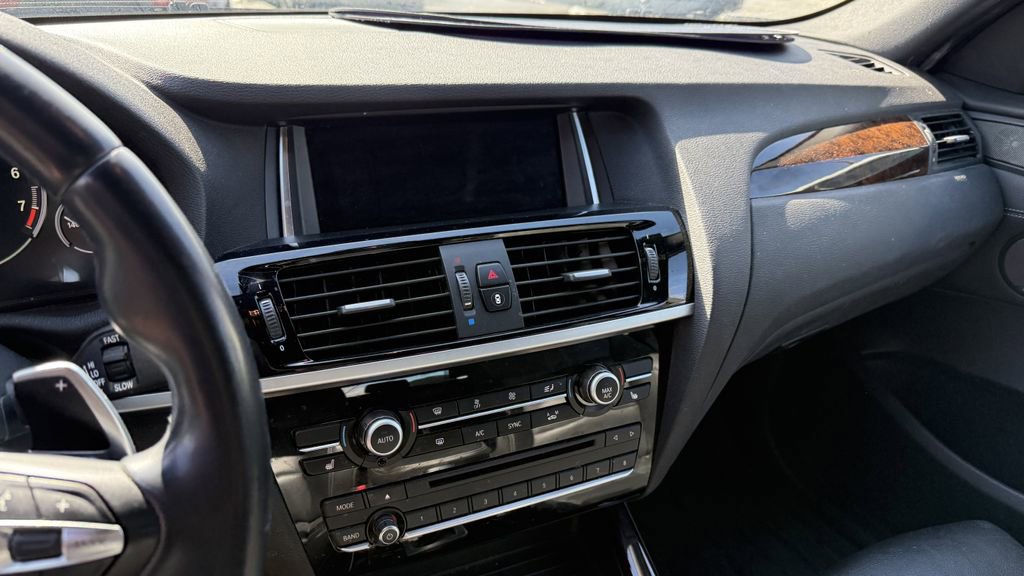 Used 2017 BMW X3 xDrive28i image 4