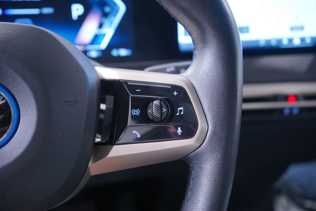 Used 2024 BMW iX xDrive50 w/ Sport Package image 19