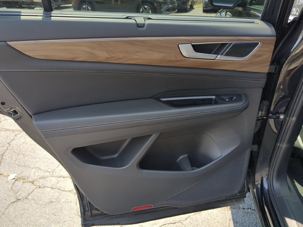 Used 2025 Volkswagen Atlas SE FWD image 26