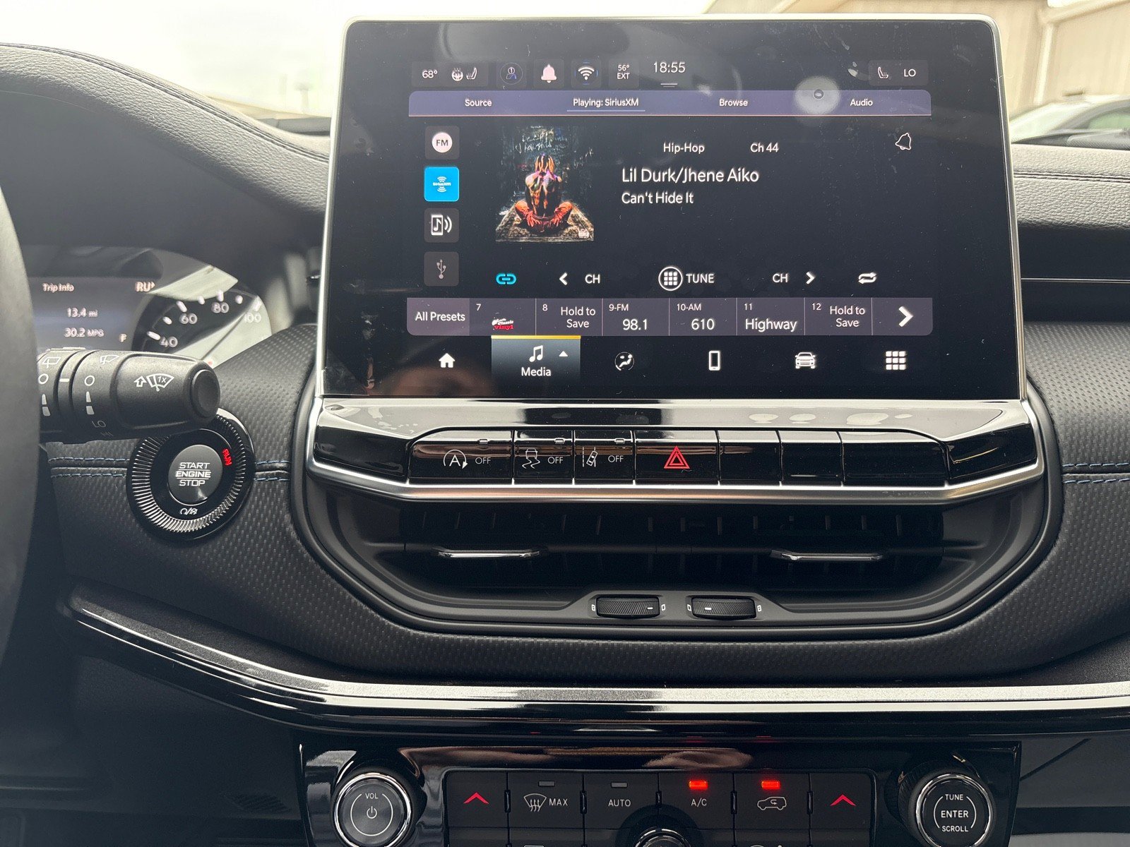 New 2026 Jeep Compass Latitude image 17