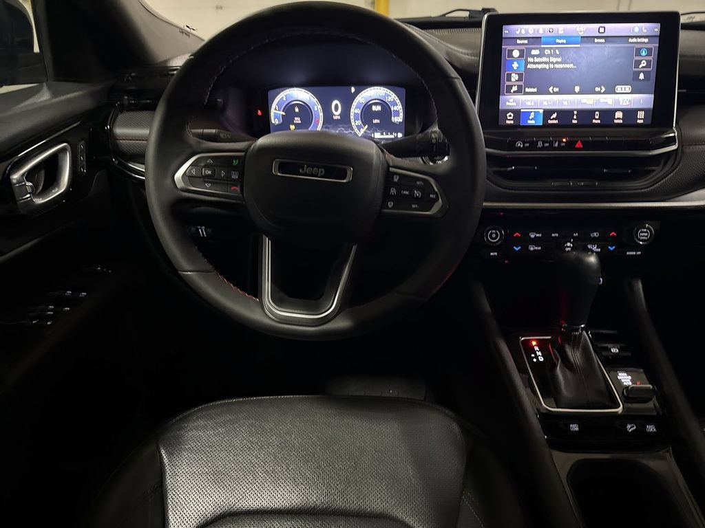 Used 2023 Jeep Compass Trailhawk w/ Trailhawk Elite Group AWD/4WD image 11