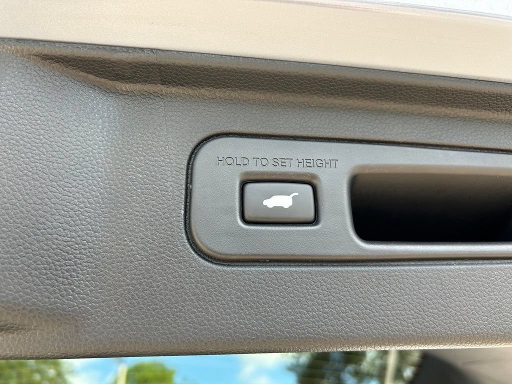 Used 2024 Honda Pilot Elite image 32