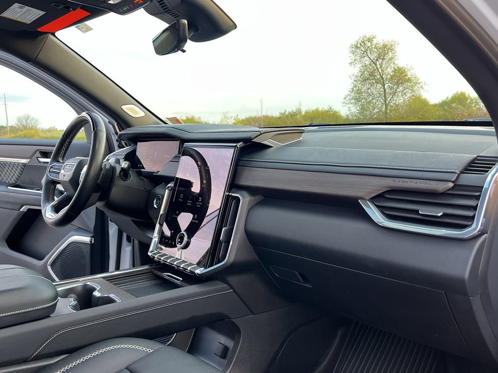 Used 2024 GMC Acadia Denali w/ Super Cruise Package image 29