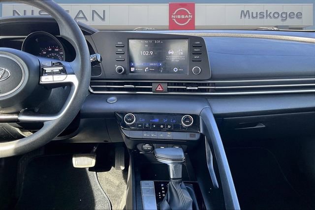 Used 2023 Hyundai Elantra SEL image 9