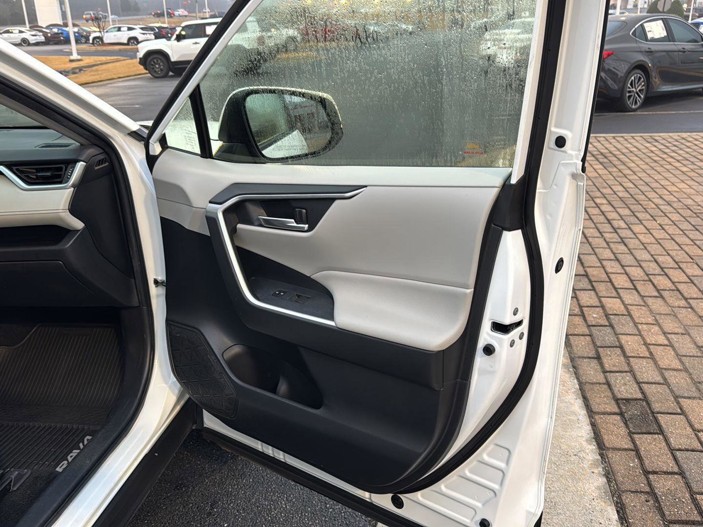 Used 2019 Toyota RAV4 XLE image 12