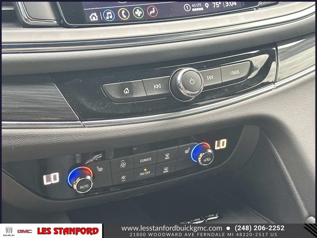 Used 2024 Buick Enclave Essence AWD/4WD image 32