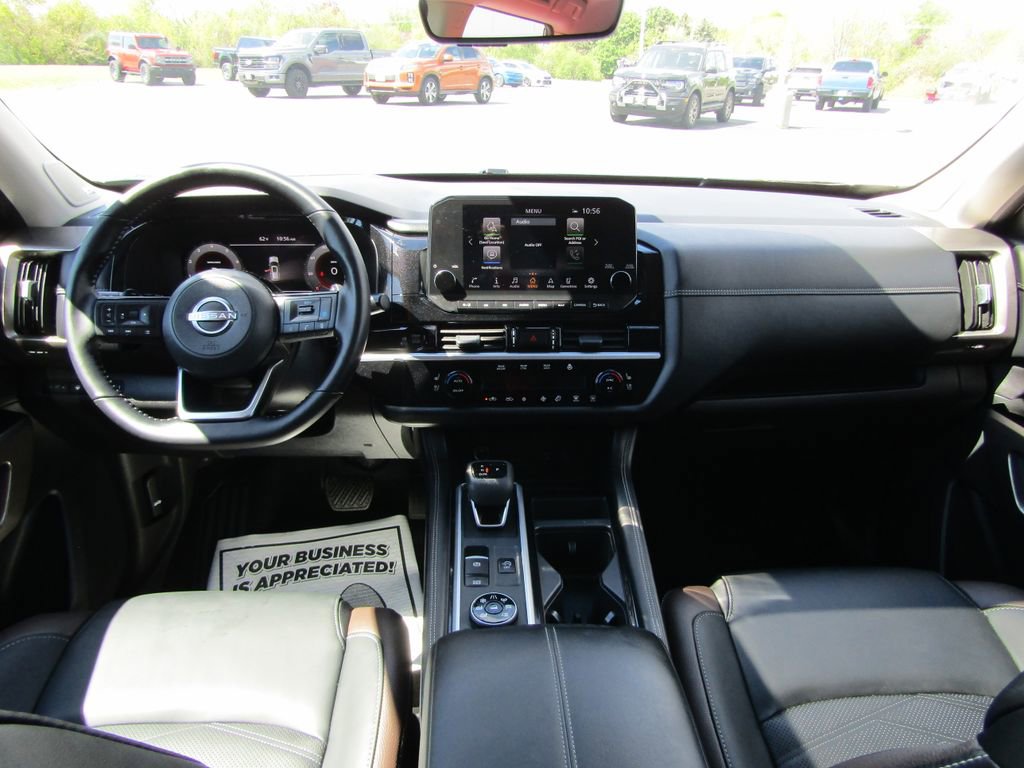 Used 2025 Nissan Pathfinder Platinum w/ Cargo Package AWD/4WD image 15