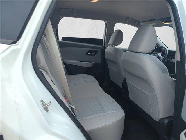 Used 2021 Nissan Rogue SV image 16