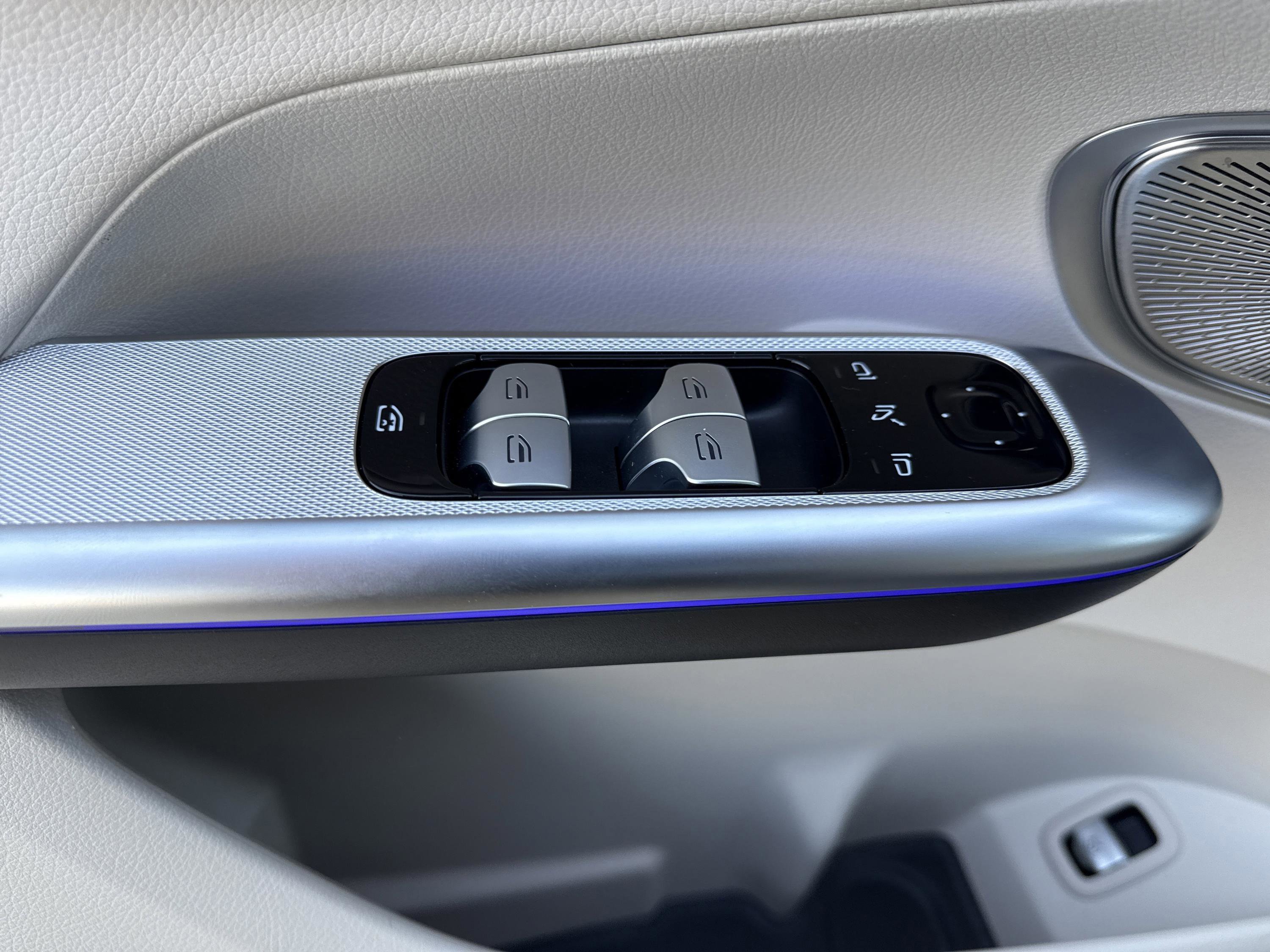 Certified 2023 Mercedes-Benz GLC 300 image 33