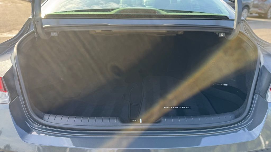 Used 2024 Hyundai Elantra SEL image 9