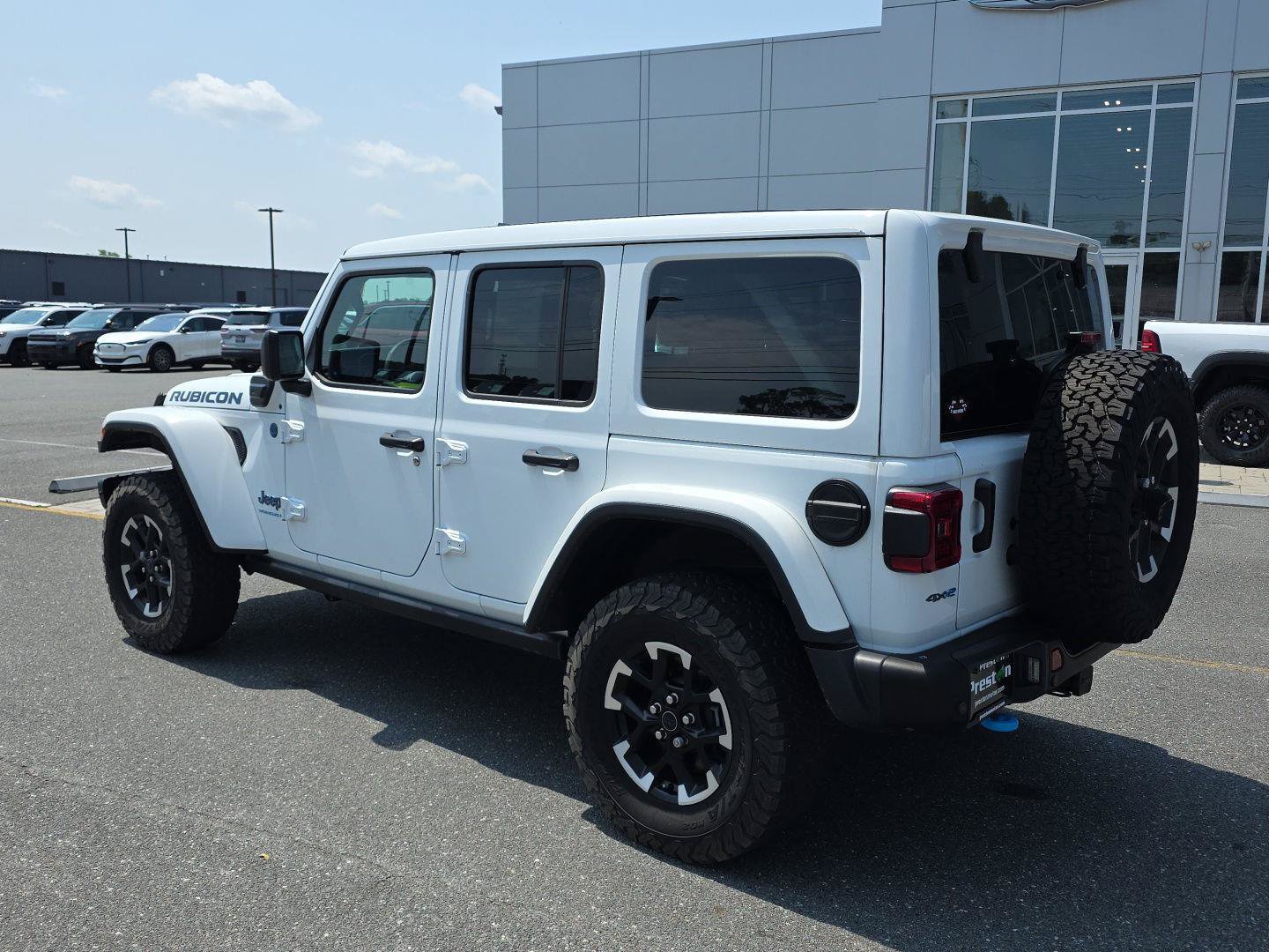 Used 2024 Jeep Wrangler Unlimited Rubicon 4xe AWD/4WD image 10