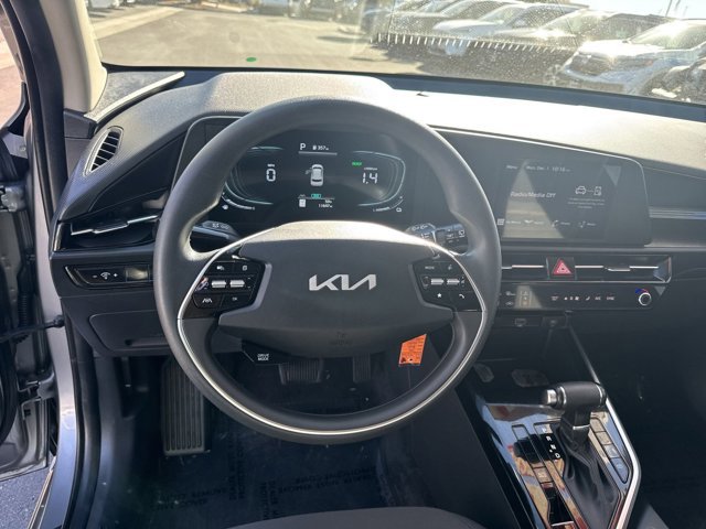 Certified 2025 Kia Niro LX image 3