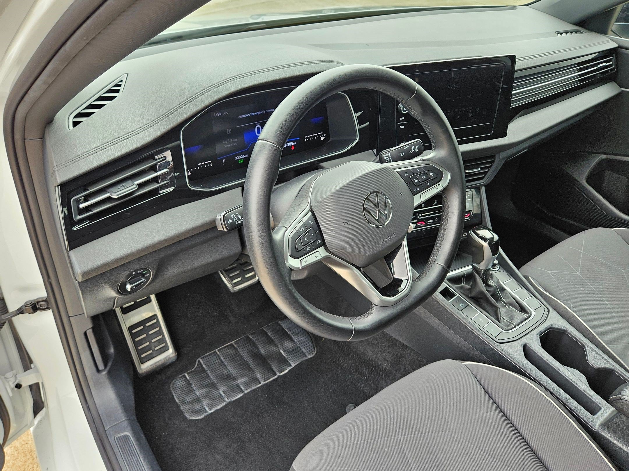 Used 2025 Volkswagen Jetta Sport FWD image 15