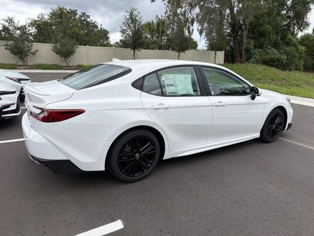 New 2026 Toyota Camry Hybrid FWD image 2