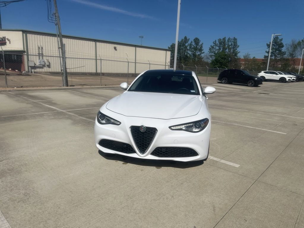 Used 2019 Alfa Romeo Giulia Ti image 2