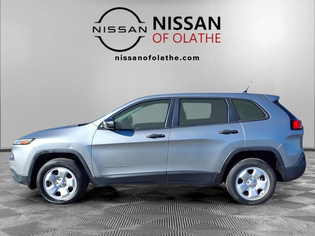 Used 2016 Jeep Cherokee Sport image 17