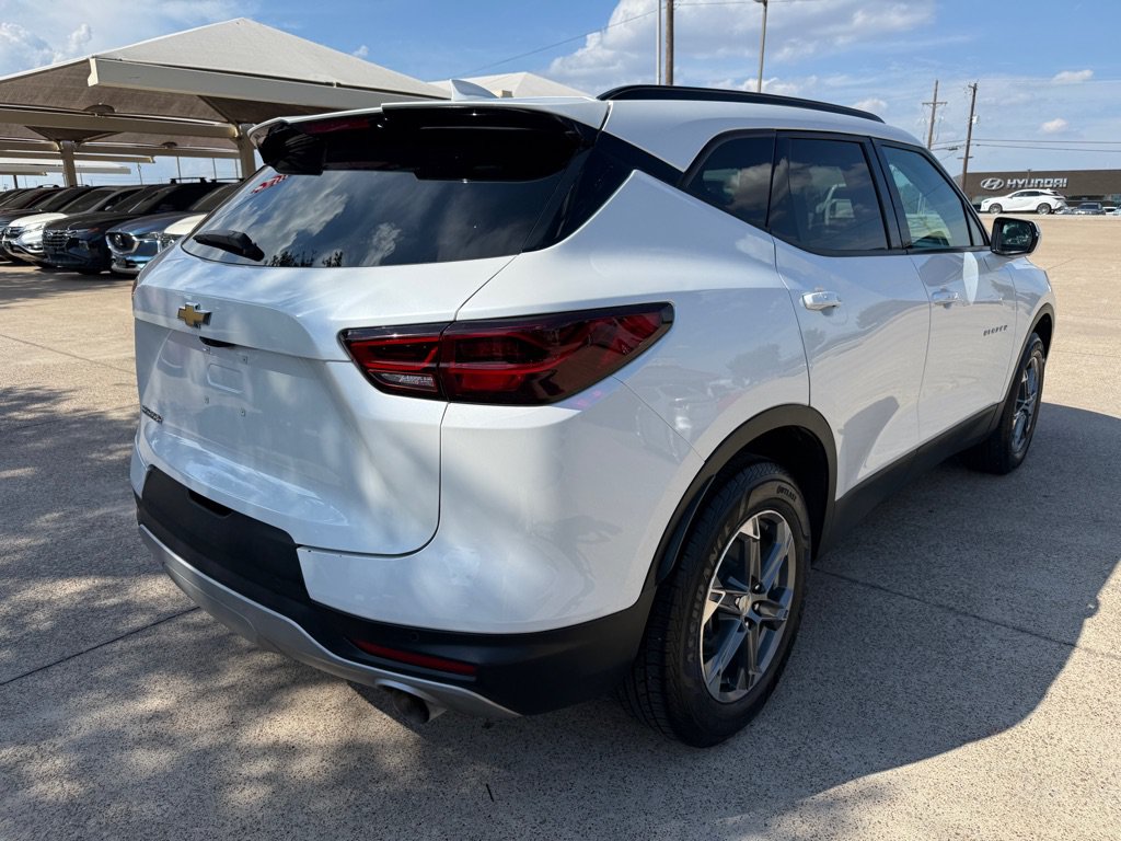 Used 2024 Chevrolet Blazer LT w/ Sound & Technology Package FWD image 7