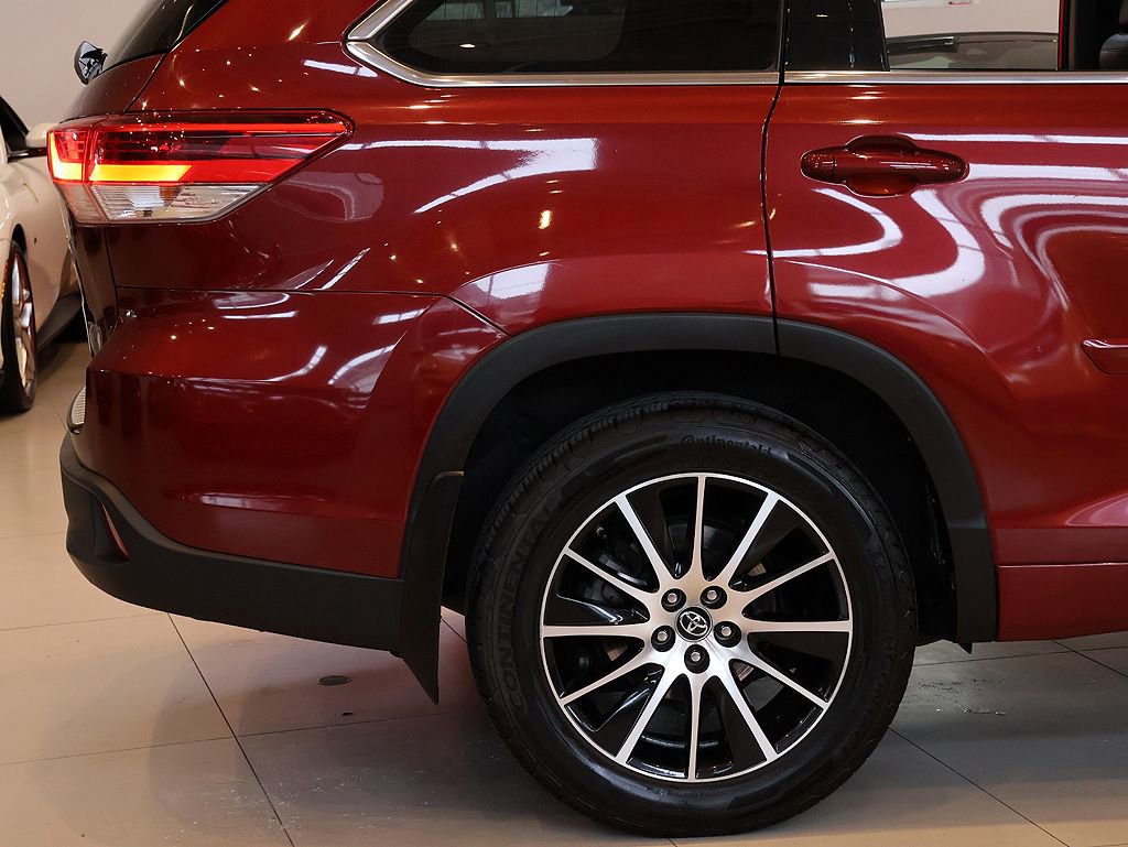 Used 2018 Toyota Highlander SE w/ Protection Package #3 AWD/4WD image 17