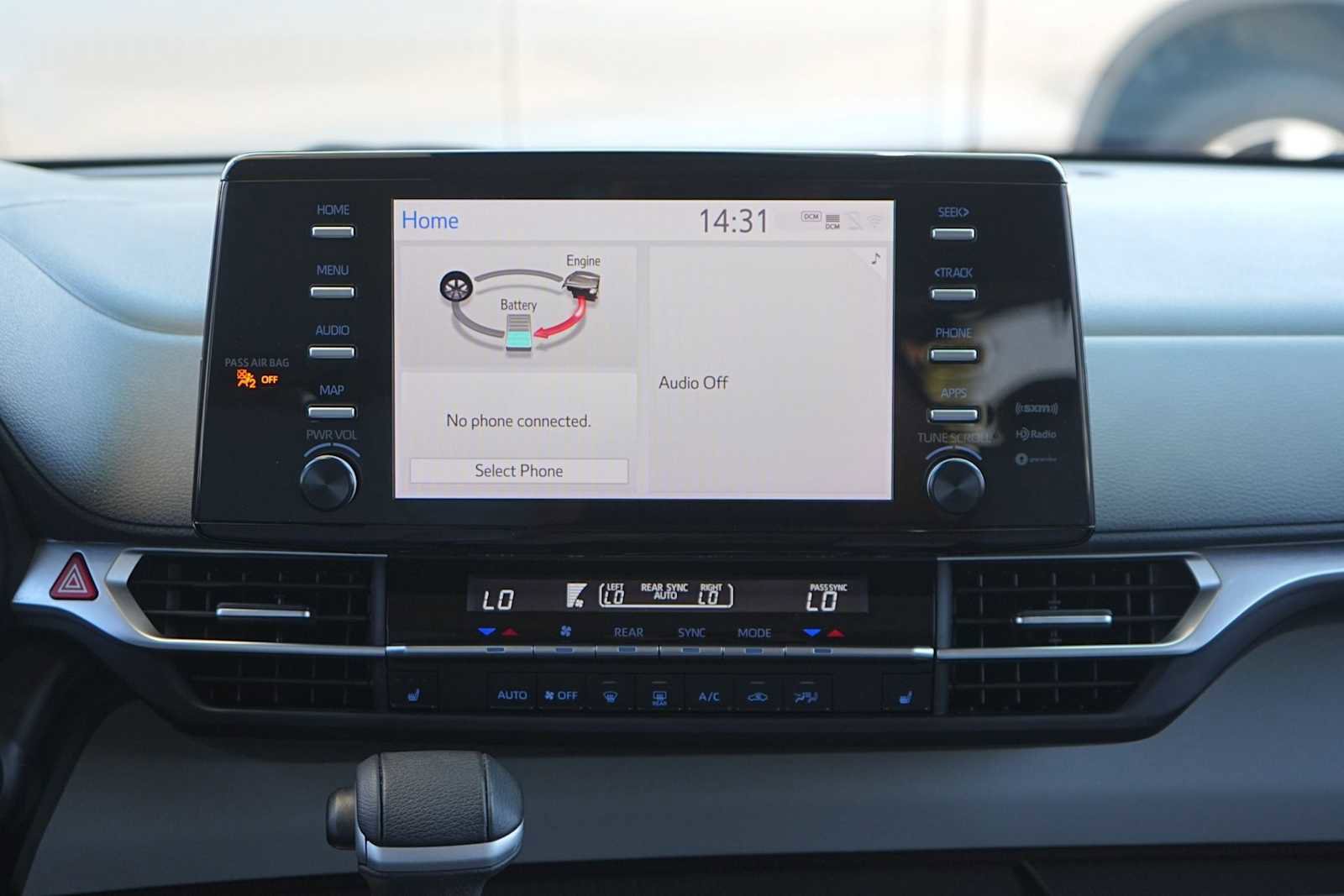 Used 2023 Toyota Sienna XLE FWD image 19