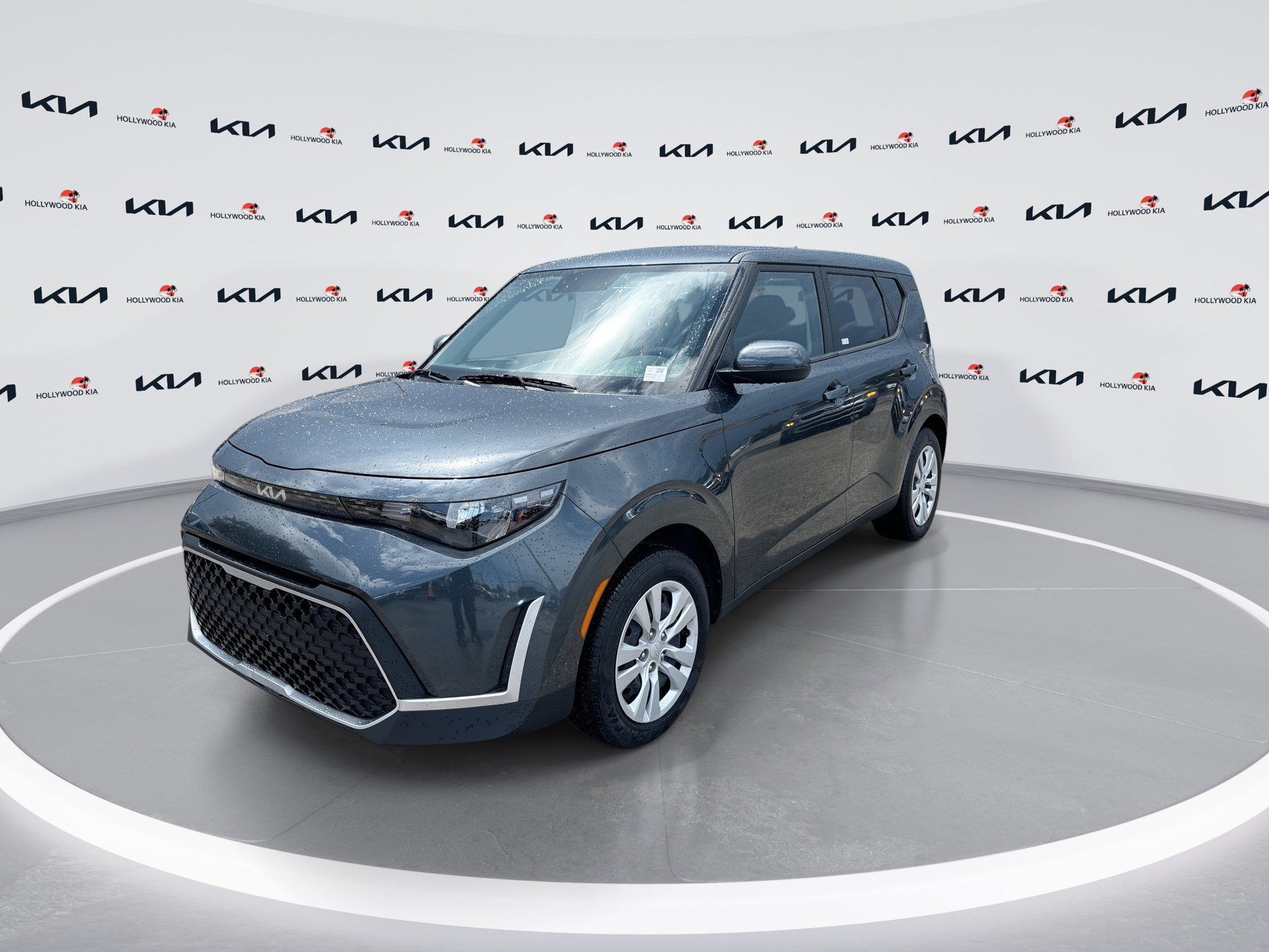 Used 2025 Kia Soul LX FWD image 4