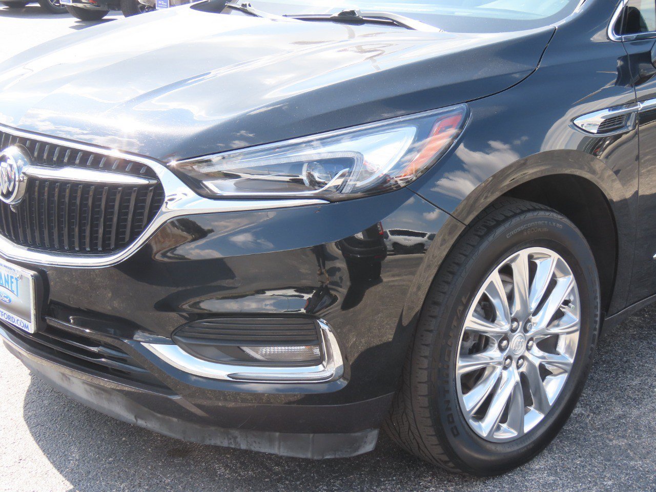 Used 2021 Buick Enclave Premium w/ Surround and Sites Package AWD/4WD image 3