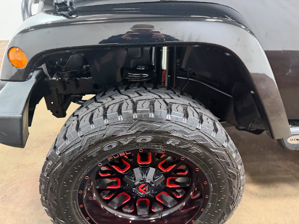 Used 2015 Jeep Wrangler Unlimited Sahara w/ Connectivity Group AWD/4WD image 88