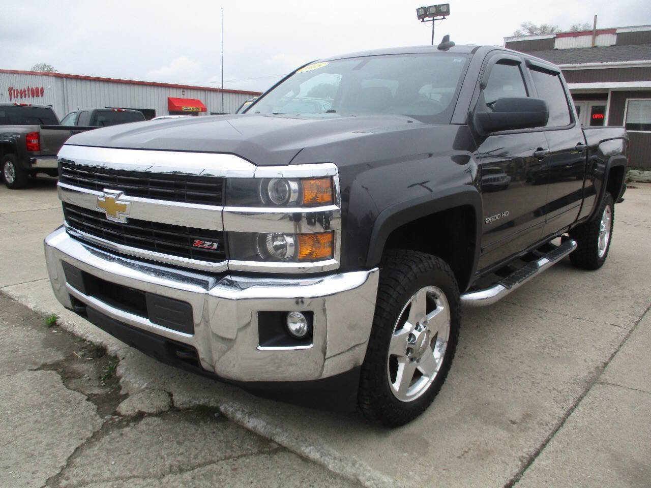 Used 2015 Chevrolet Silverado 2500 LT w/ LT Convenience Package AWD/4WD image 2