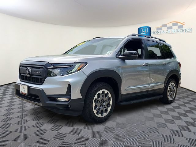 Certified 2024 Honda Passport TrailSport image 3