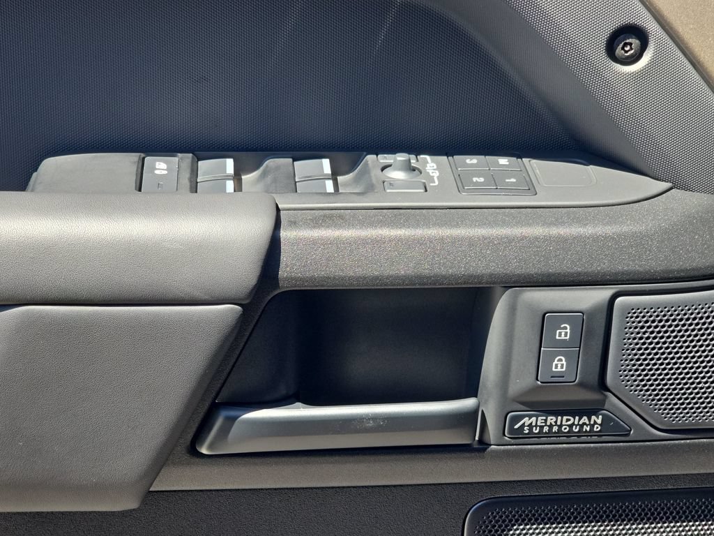 Certified 2025 Land Rover Defender 110 AWD/4WD image 28