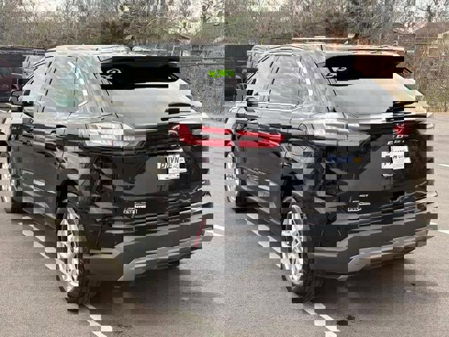 Used 2022 Ford Edge SEL image 25