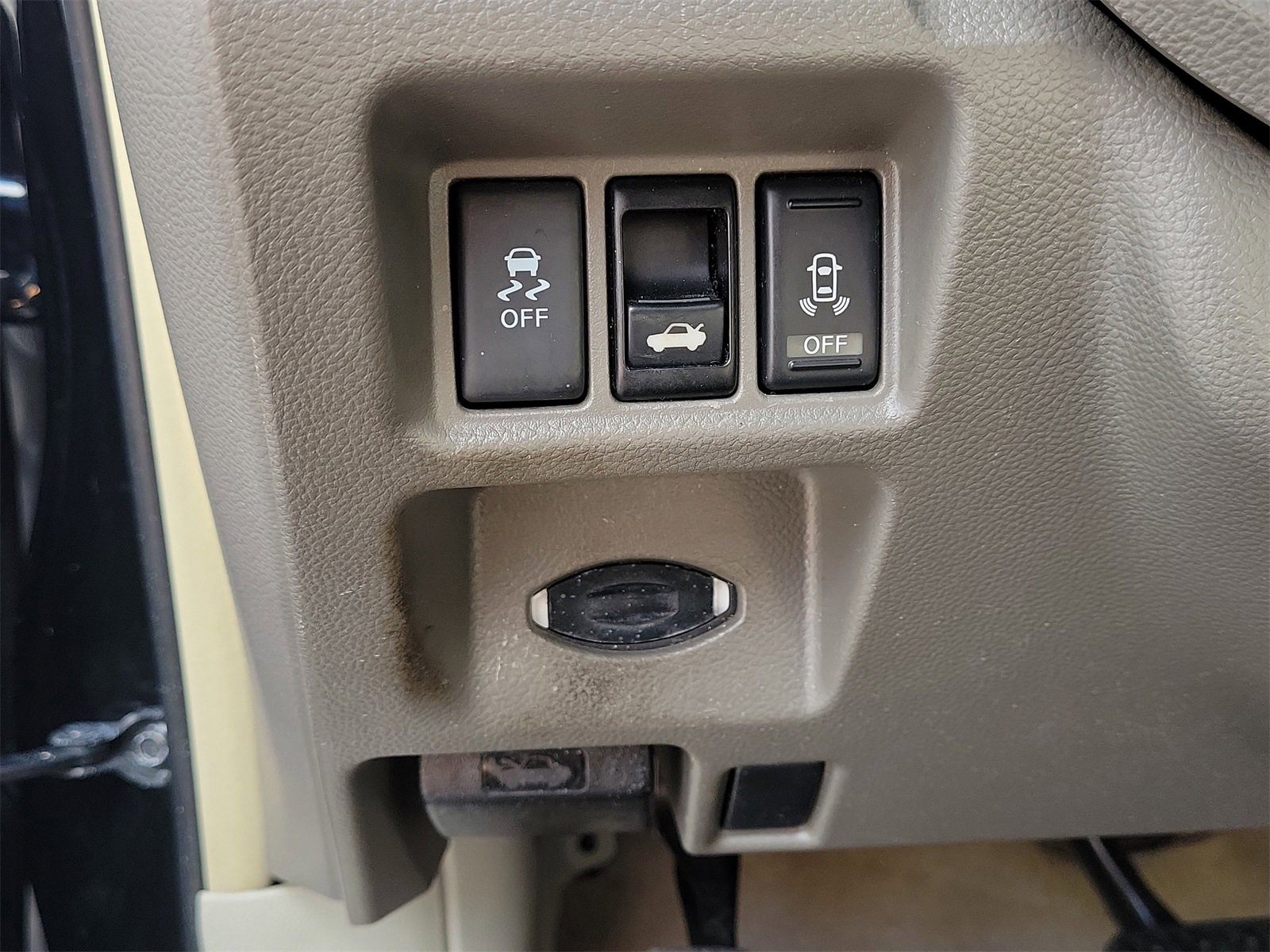 Used 2013 INFINITI G37 Journey w/ Premium Pkg image 27