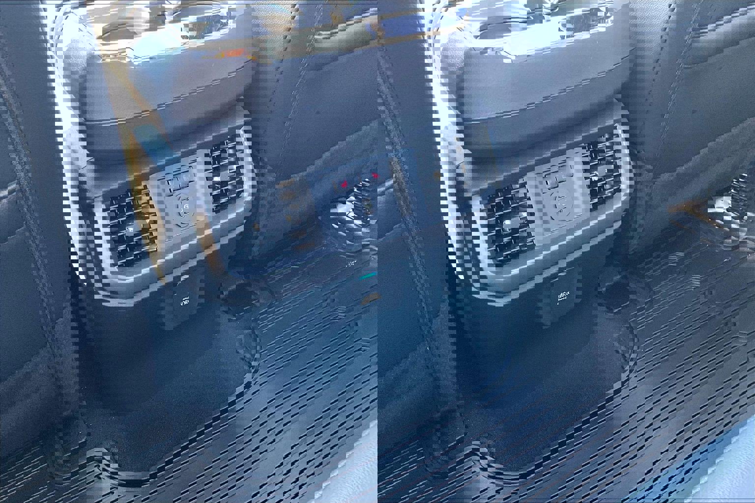 Used 2025 Ford F150 Lariat w/ Equipment Group 502A High image 34