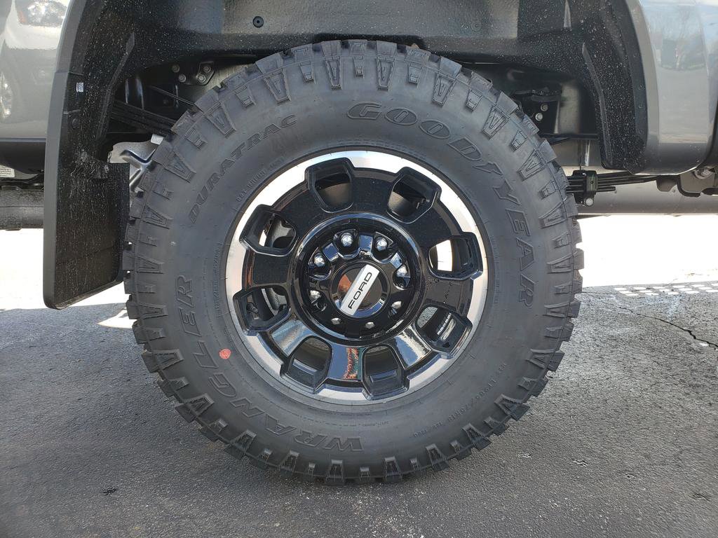 New 2026 Ford F350 Platinum w/ Tremor Off-Road Package image 12