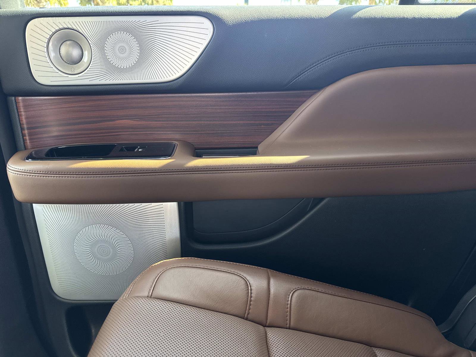 Used 2024 Lincoln Navigator L Reserve image 15