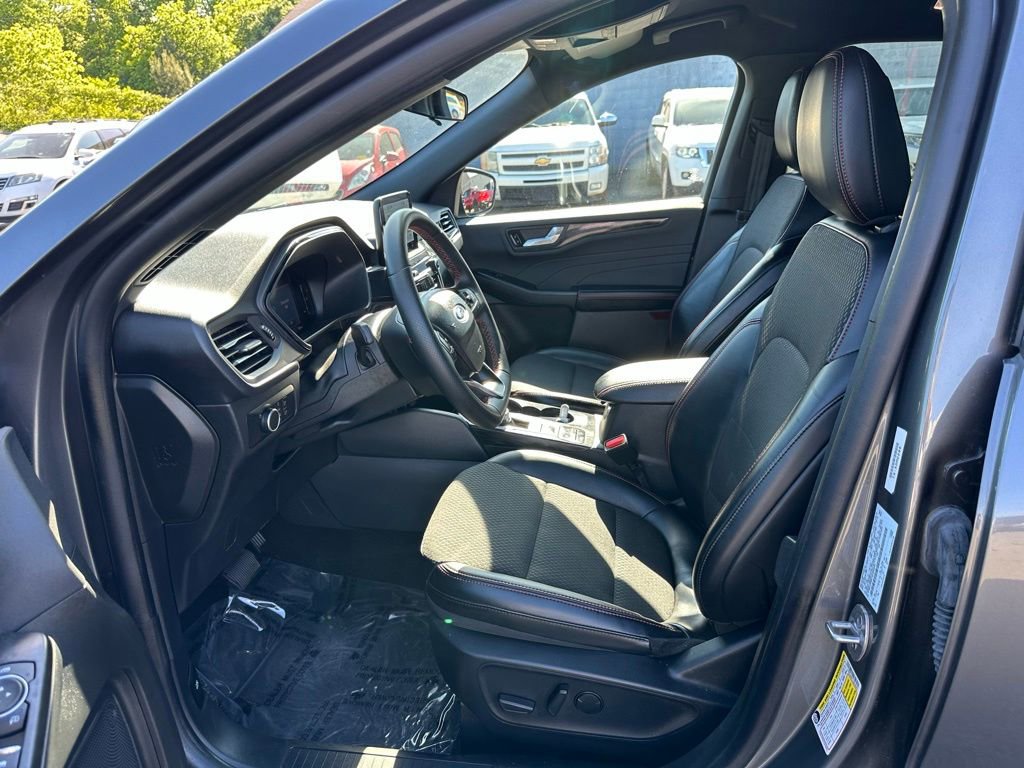 Used 2025 Ford Escape ST-Line AWD/4WD image 10