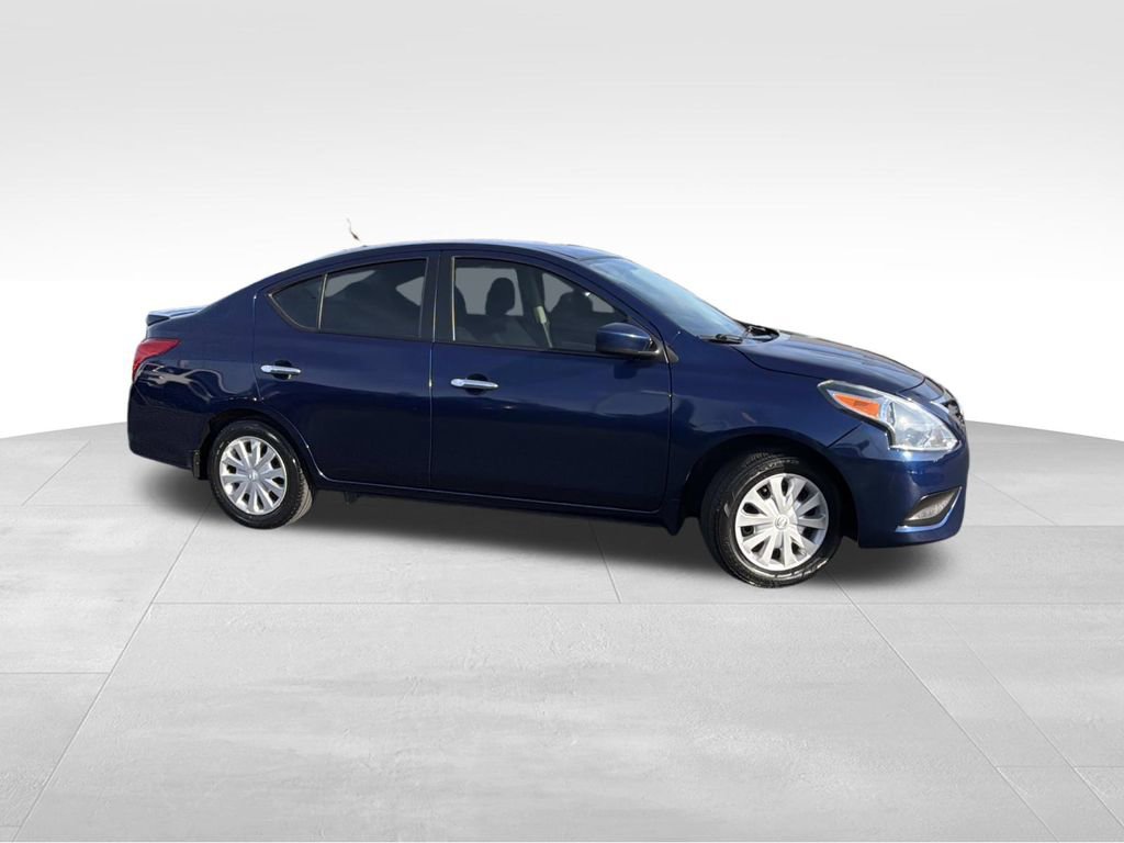 Used 2019 Nissan Versa SV image 2