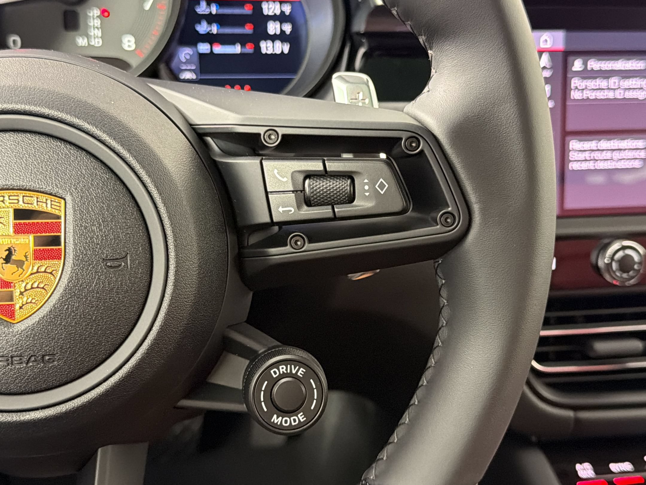 New 2026 Porsche Macan AWD/4WD image 17