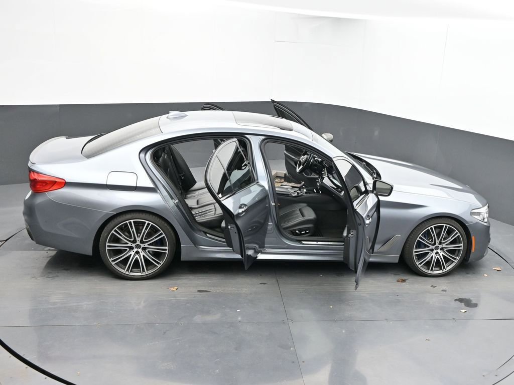 Used 2018 BMW M550i xDrive image 47