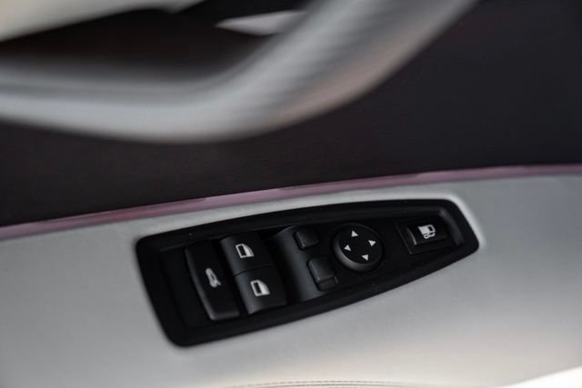 Used 2020 BMW i8 Coupe AWD/4WD image 57